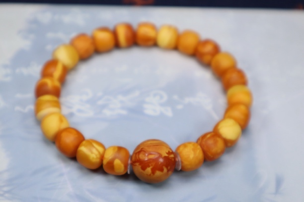 天然琥珀蜜蜡手串 尺寸9.1mm。11.13克