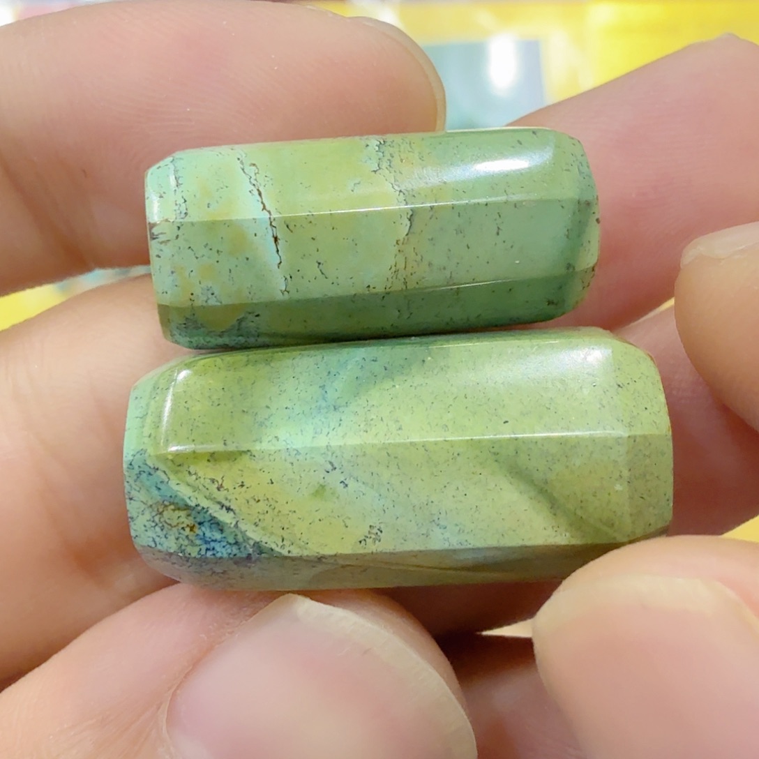 l***度绿松石未镶嵌珠宝奇石