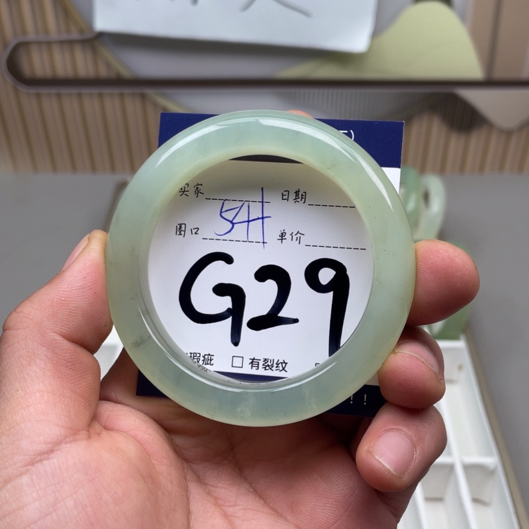 岫玉手镯手镯未镶嵌