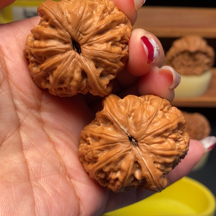 银***王吊坠文玩核桃41全品平谷元宝