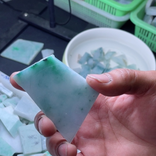 定制翡翠未镶嵌翡翠