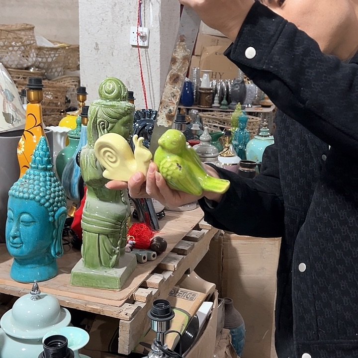 瓶高度8厘米长度13厘米