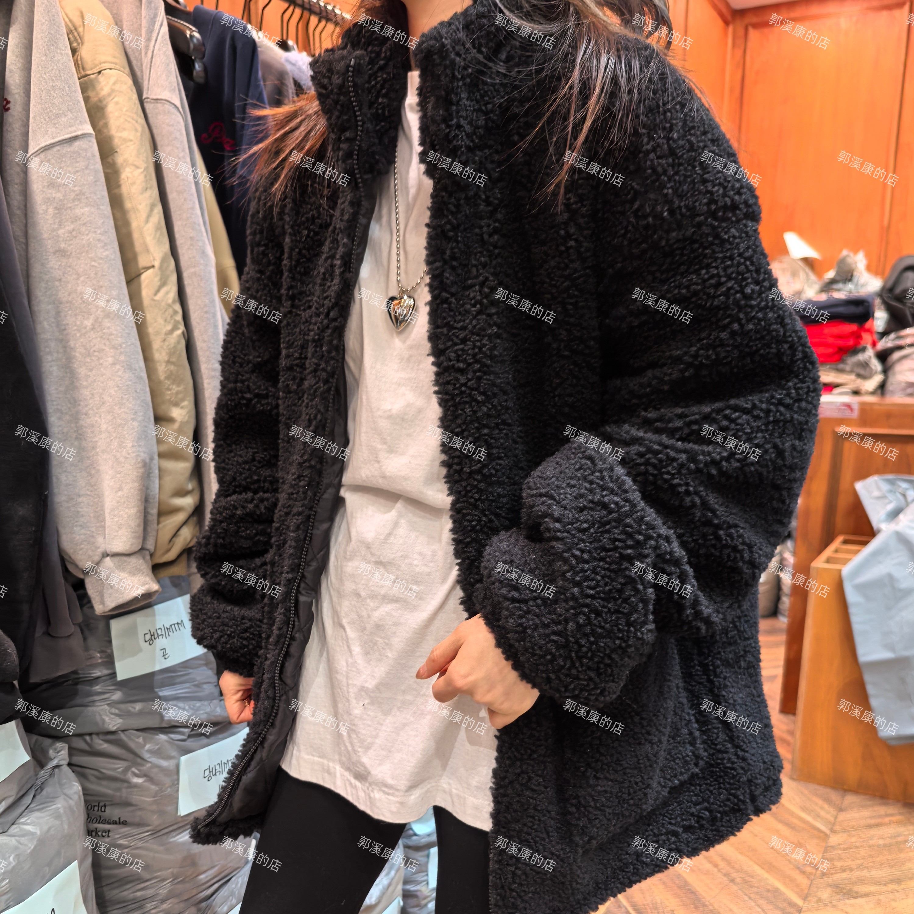 《韩国正品》NO退/后背字母毛毛外套/0198/