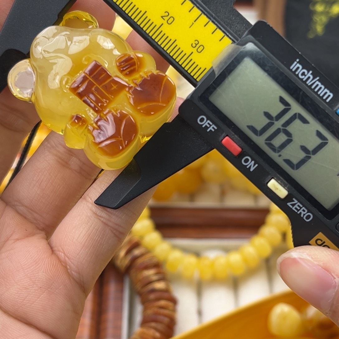 琥珀珠宝奇石未镶嵌