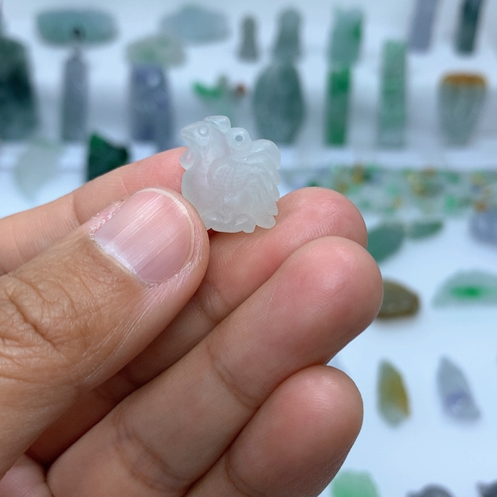 定制翡翠未镶嵌鸡