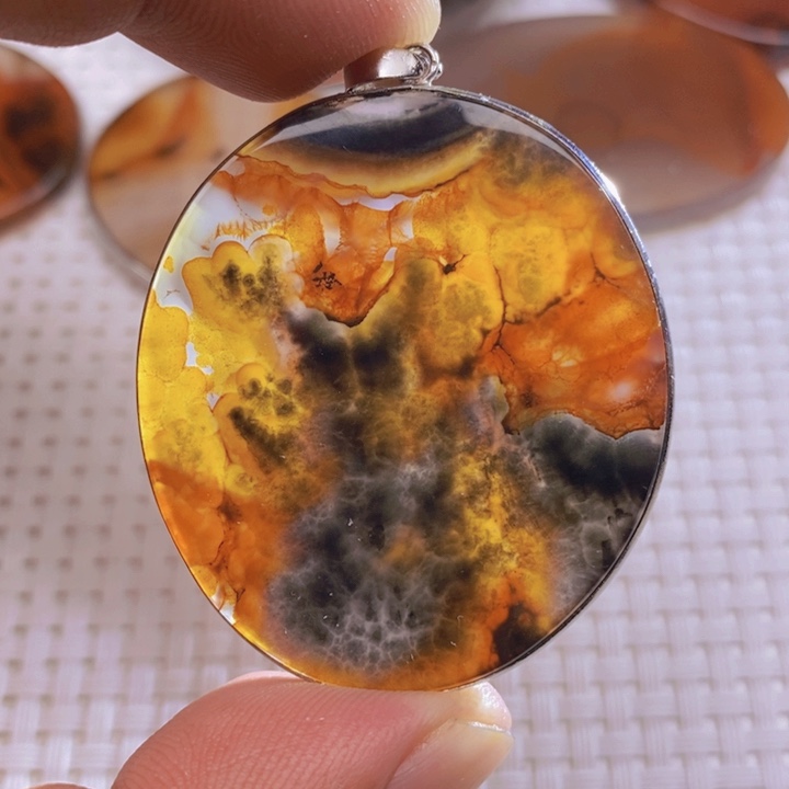 玛瑙/玉髓颈饰未镶嵌