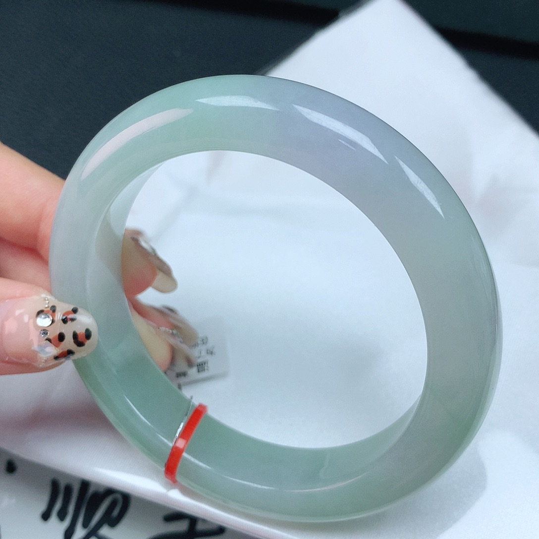 翡翠手镯未镶嵌微60圈