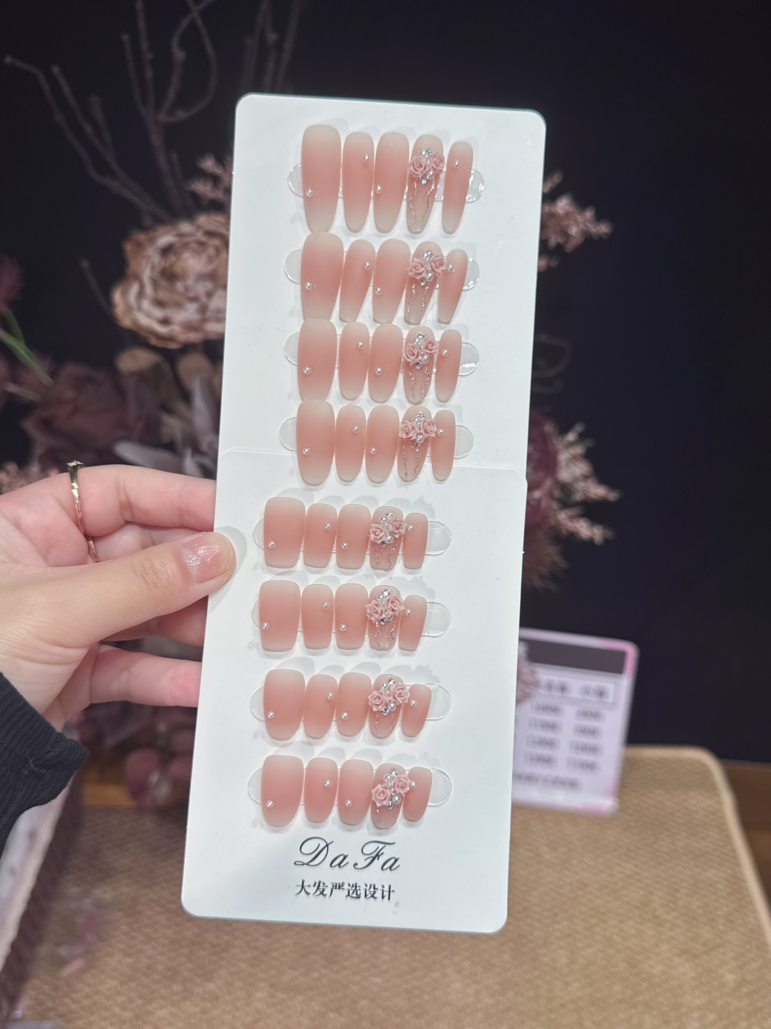 【夜光磨砂玫瑰】——大发手工穿戴甲