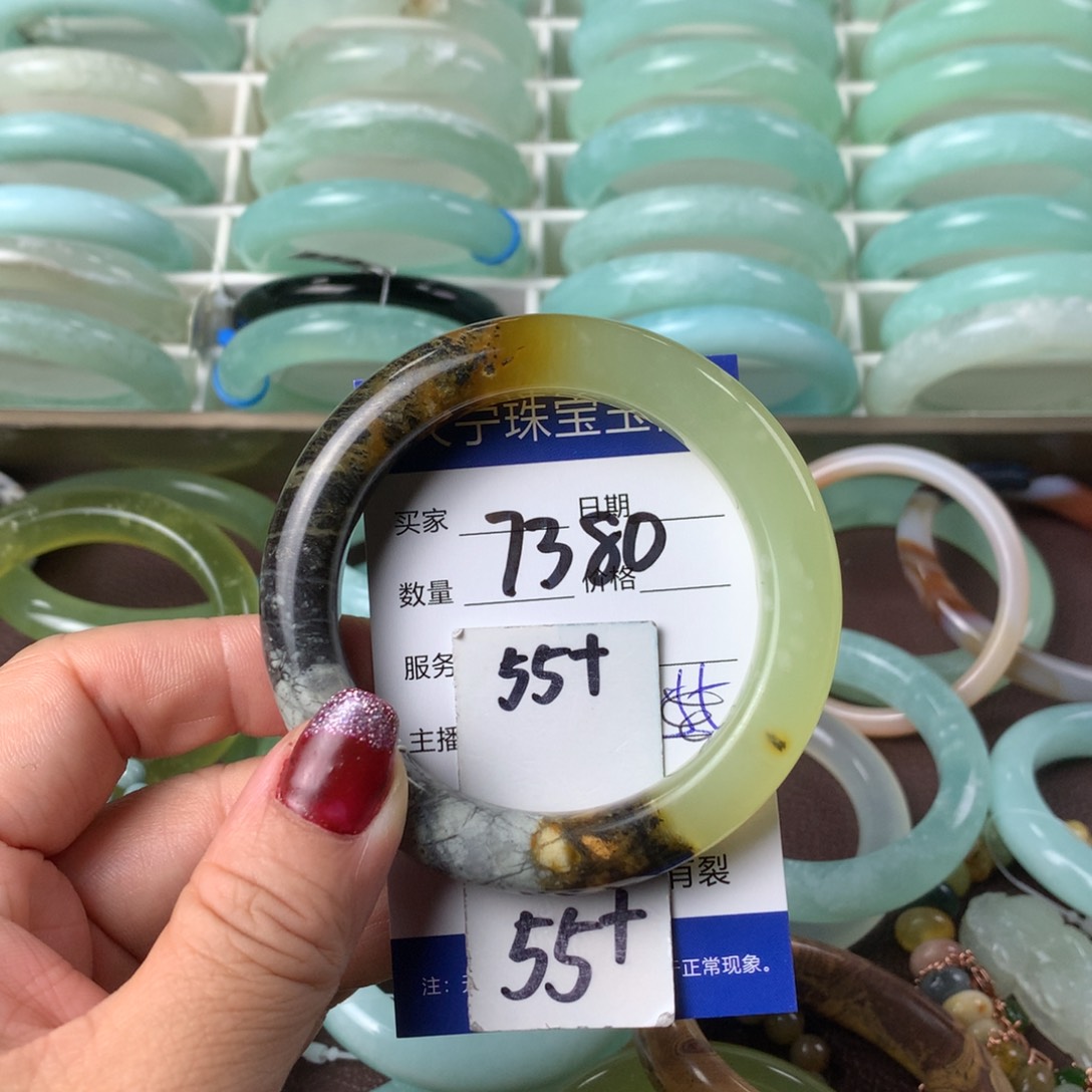 蛇纹石玉手镯未镶嵌7380