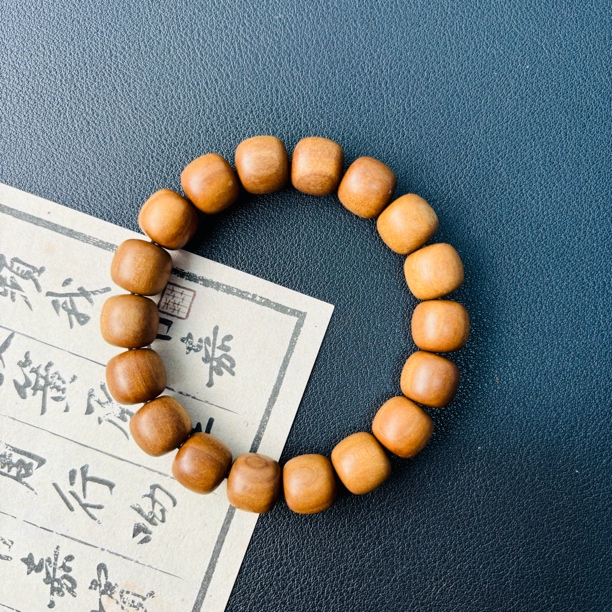 卡12*11老山檀老型单圈手串