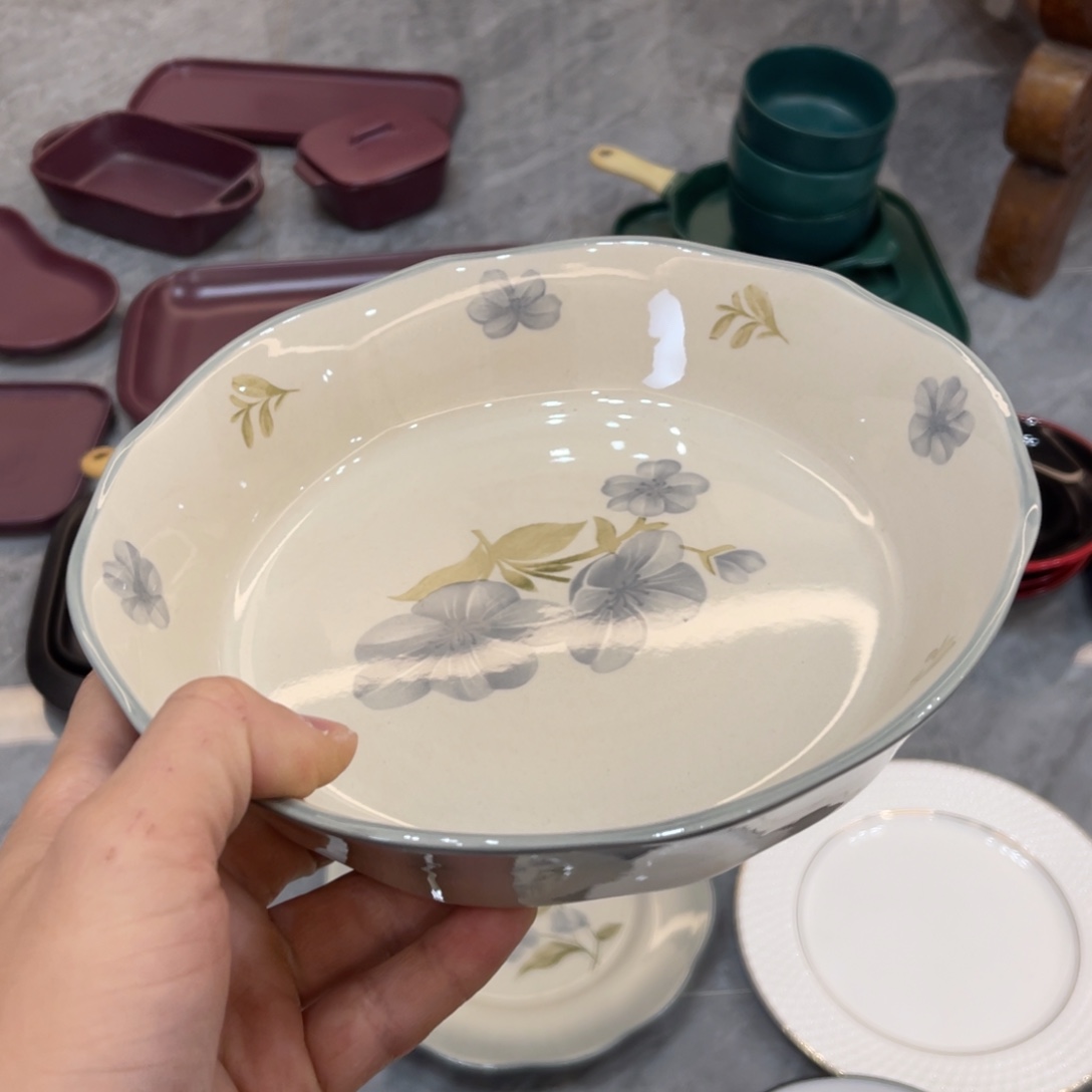 陶瓷微瑕餐具介意勿拍，满18飞！