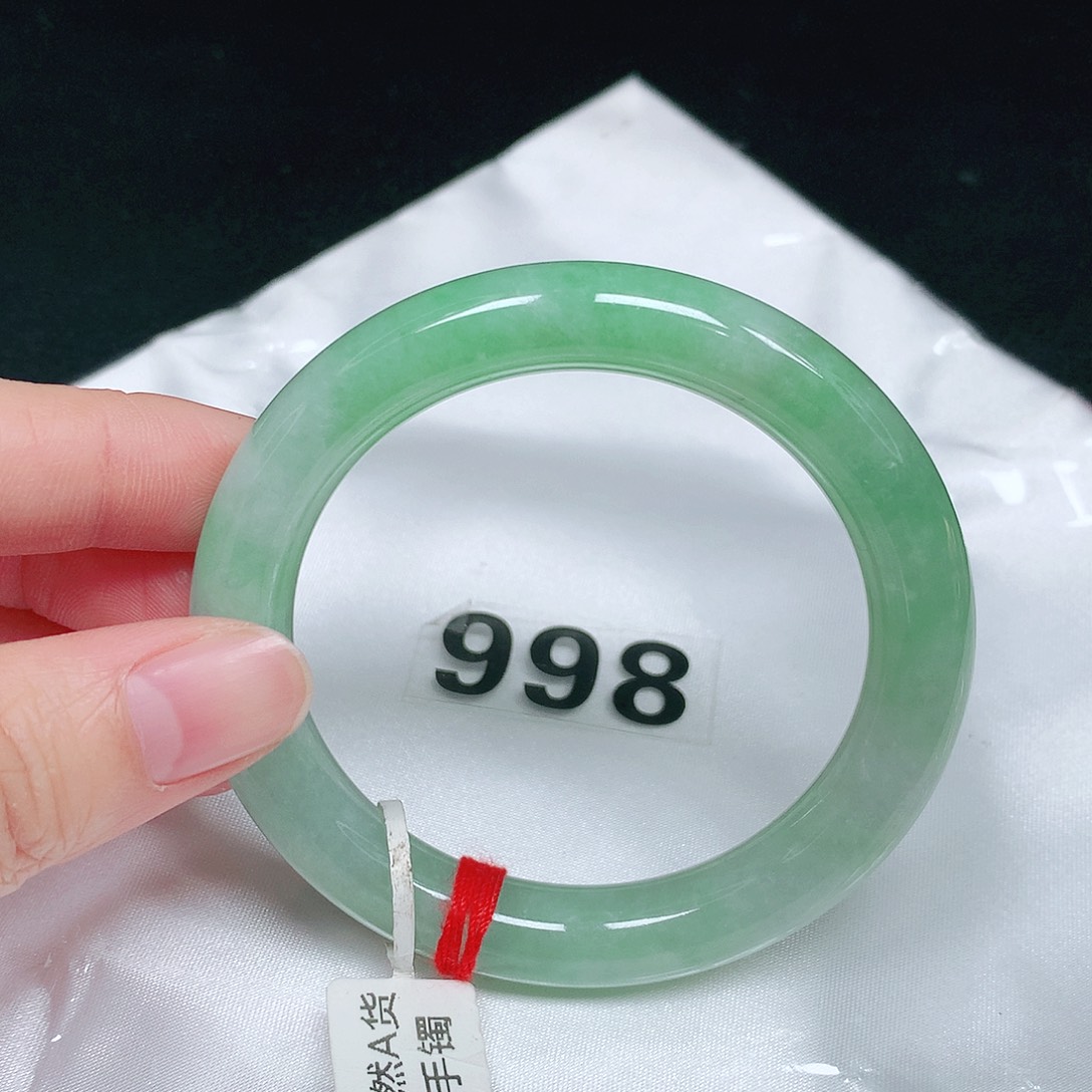 未镶嵌手镯（圆镯）翡翠