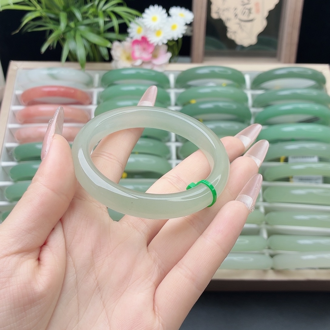 石英质玉未镶嵌手镯54