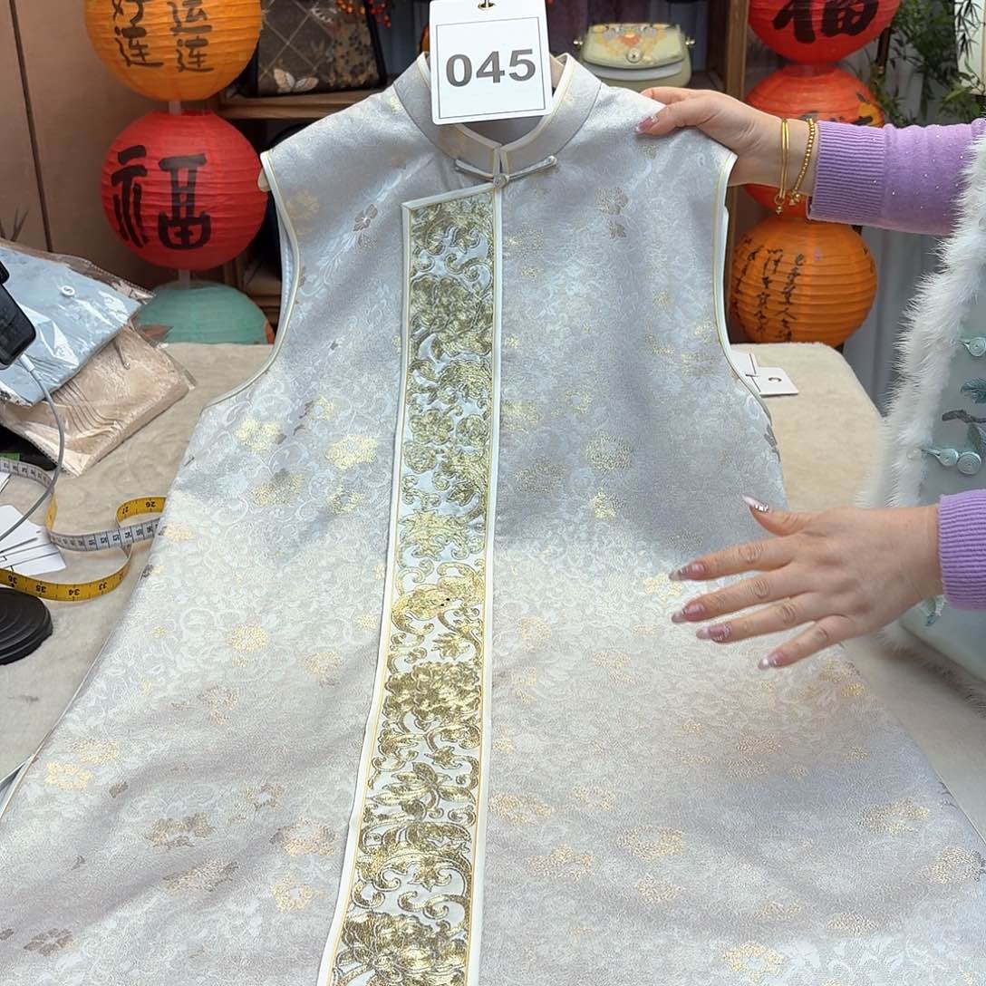 刺绣马甲裙罗成衣胸围106