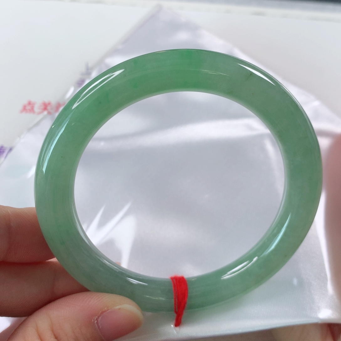 未镶嵌手镯（圆镯）翡翠215