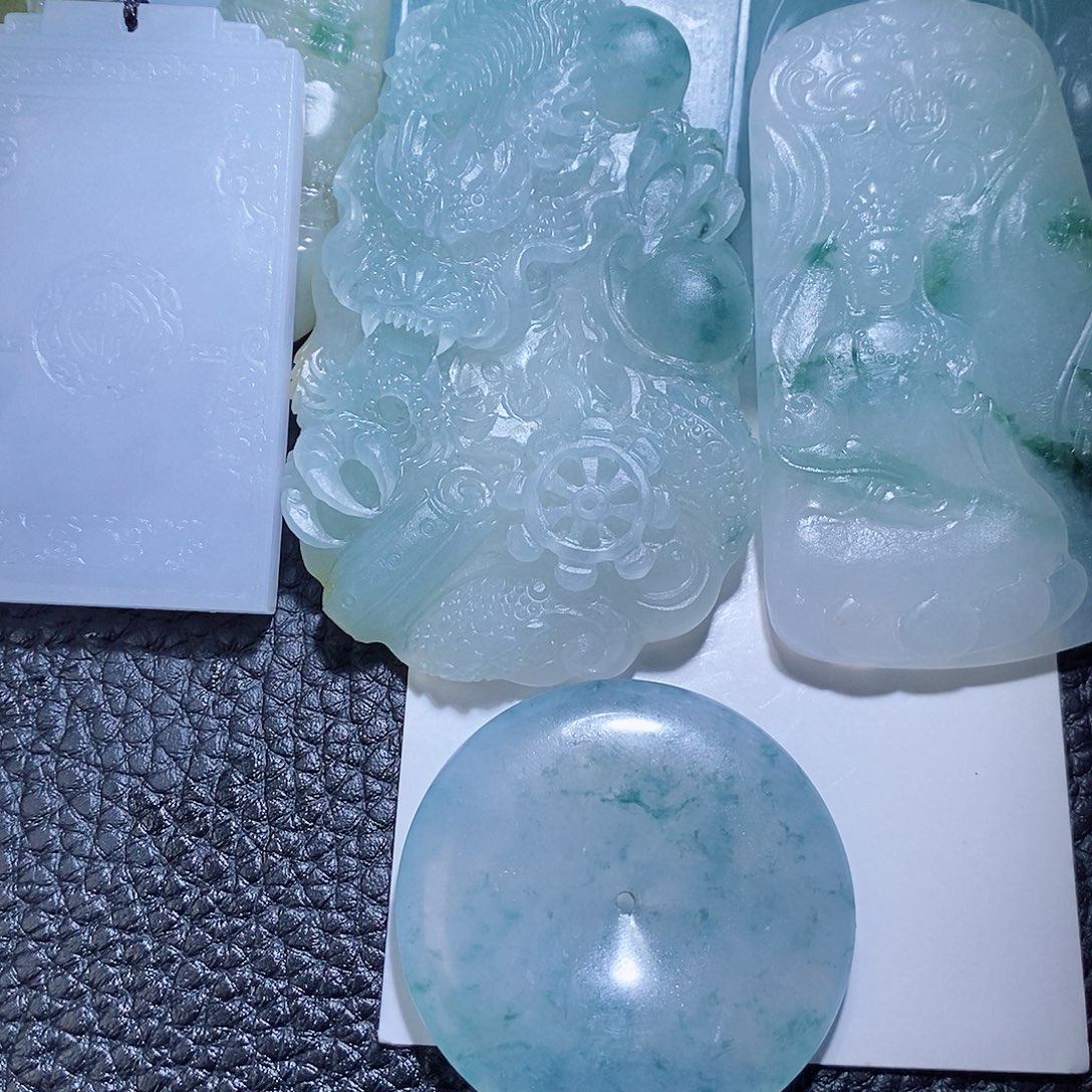 未镶嵌定制翡翠毛货付款后确认抛光