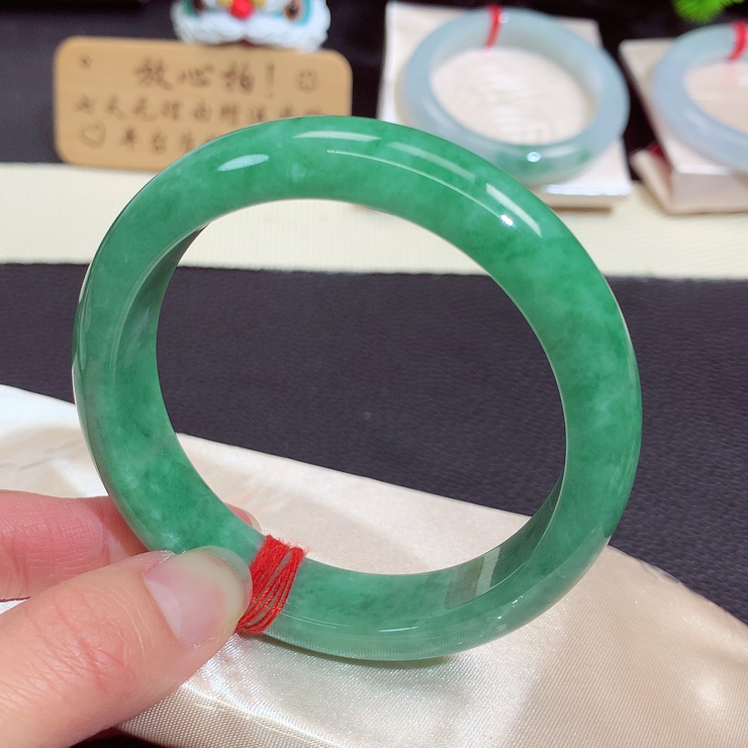 翡翠未镶嵌手镯7057