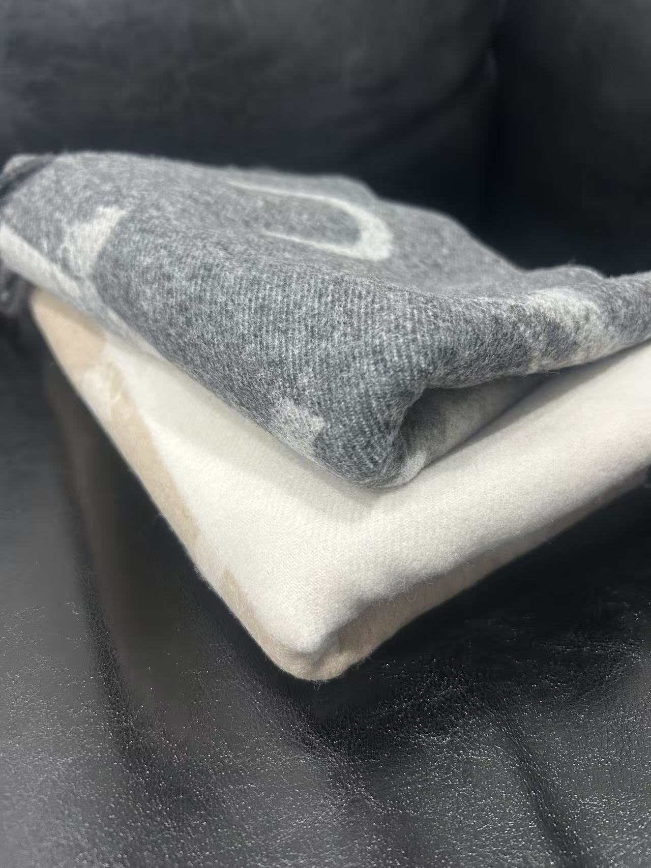 收吧！老好了！奢单客供羊毛双色女士围巾