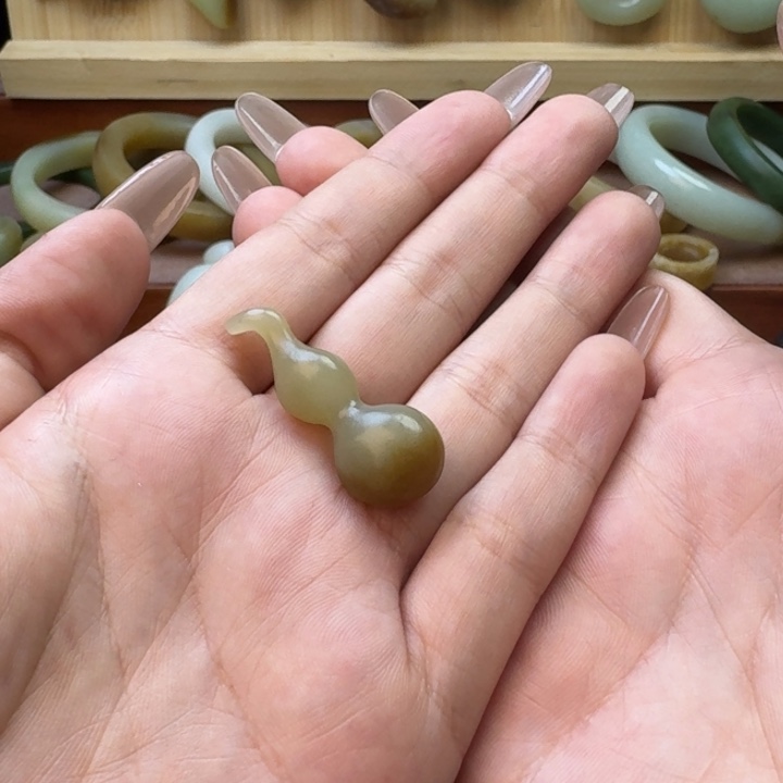 和田玉（糖玉）未镶嵌颈饰