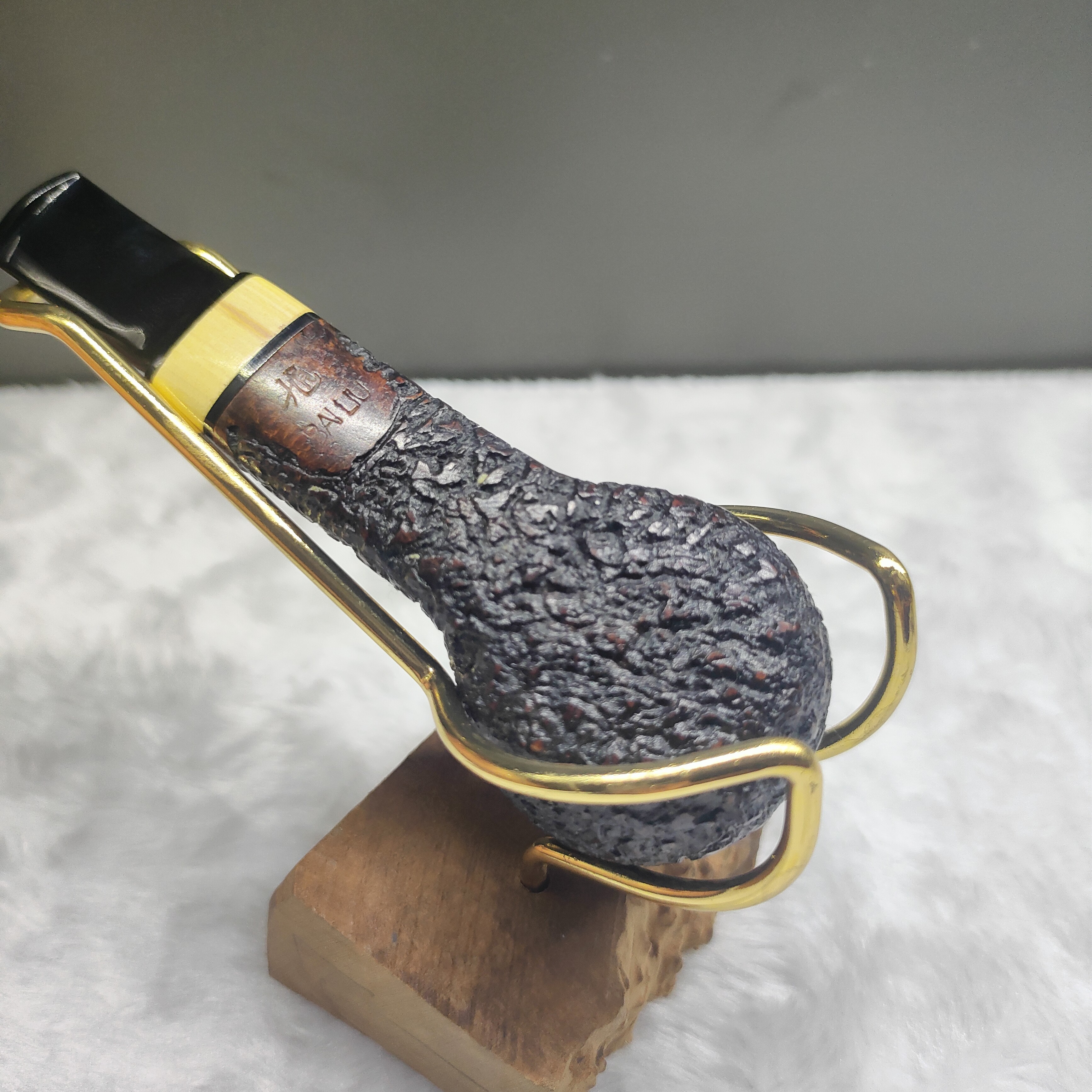 石楠木手工直斗，沿石雕刻面，黄杨木配饰，3 mm烟道