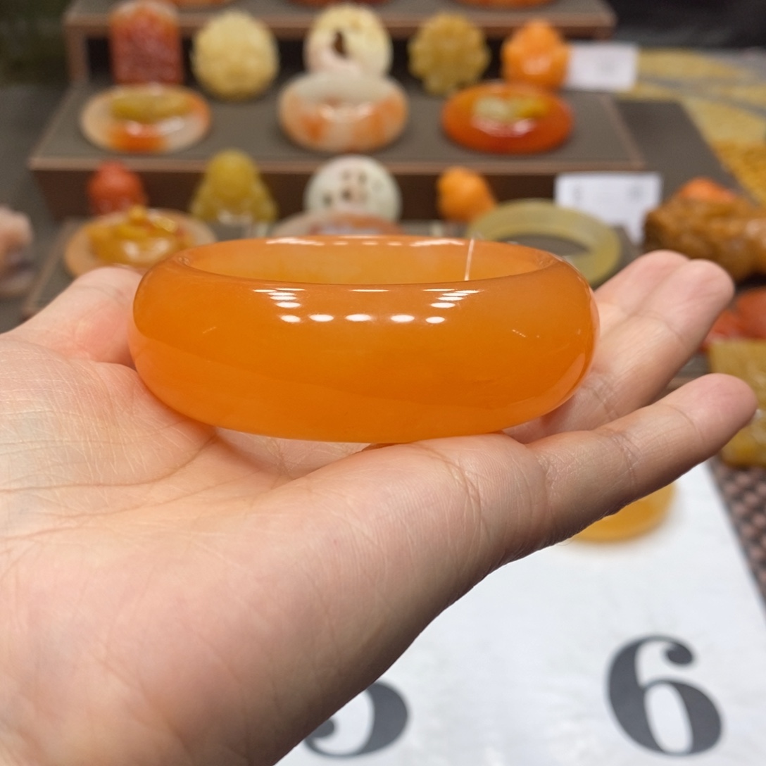 好***情石英质玉（黄龙玉）未镶嵌手镯