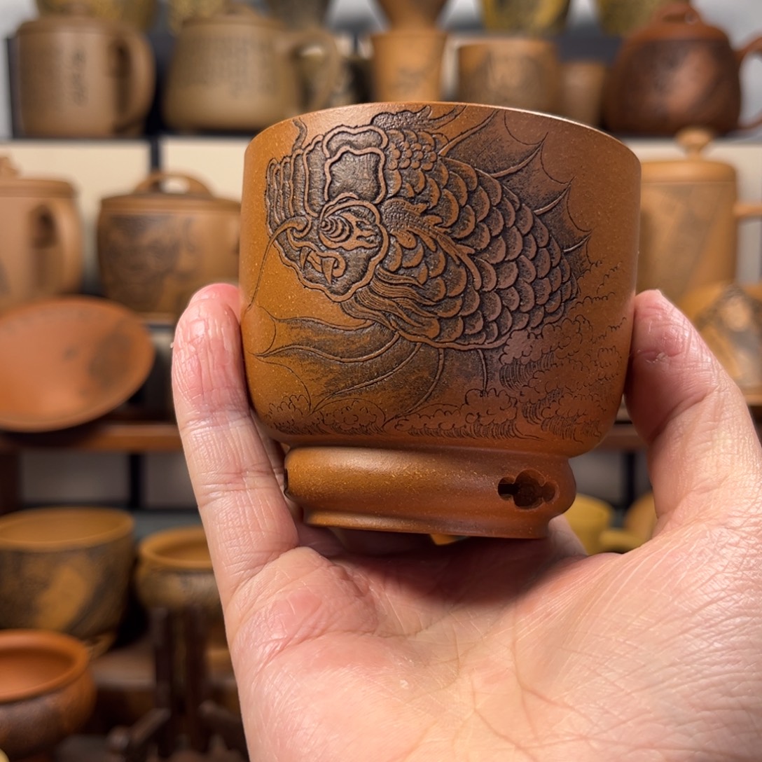 花***李紫砂杯子无锦盒鱼化龙刻绘紫砂主人杯