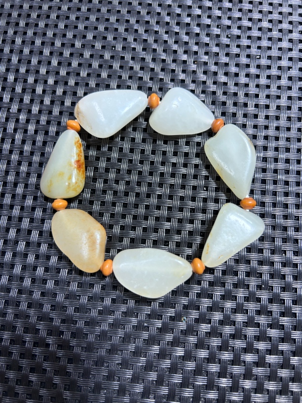 新疆和田玉手串40.6克