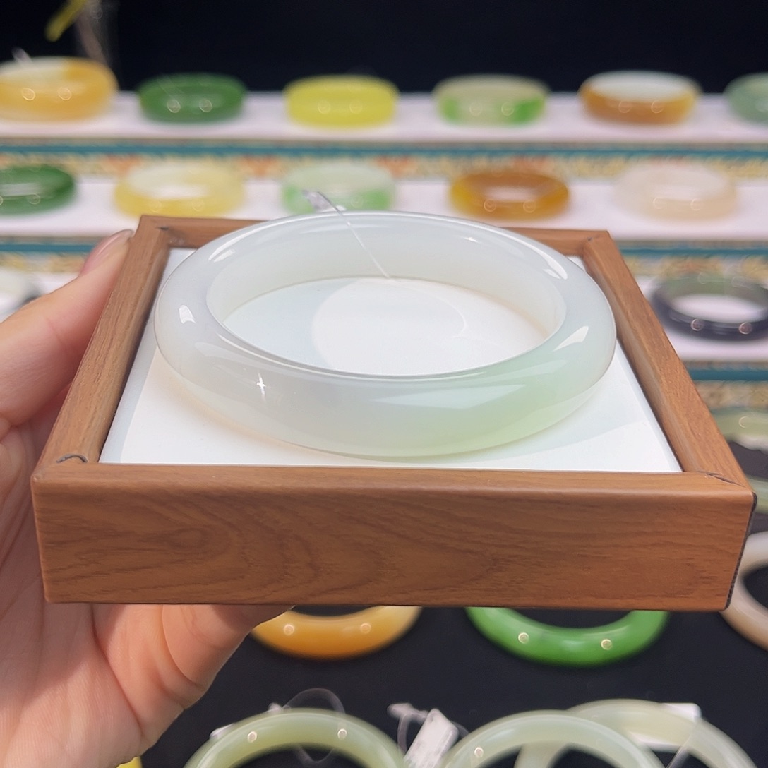 未镶嵌手镯和田玉白底紫翠高冰镯