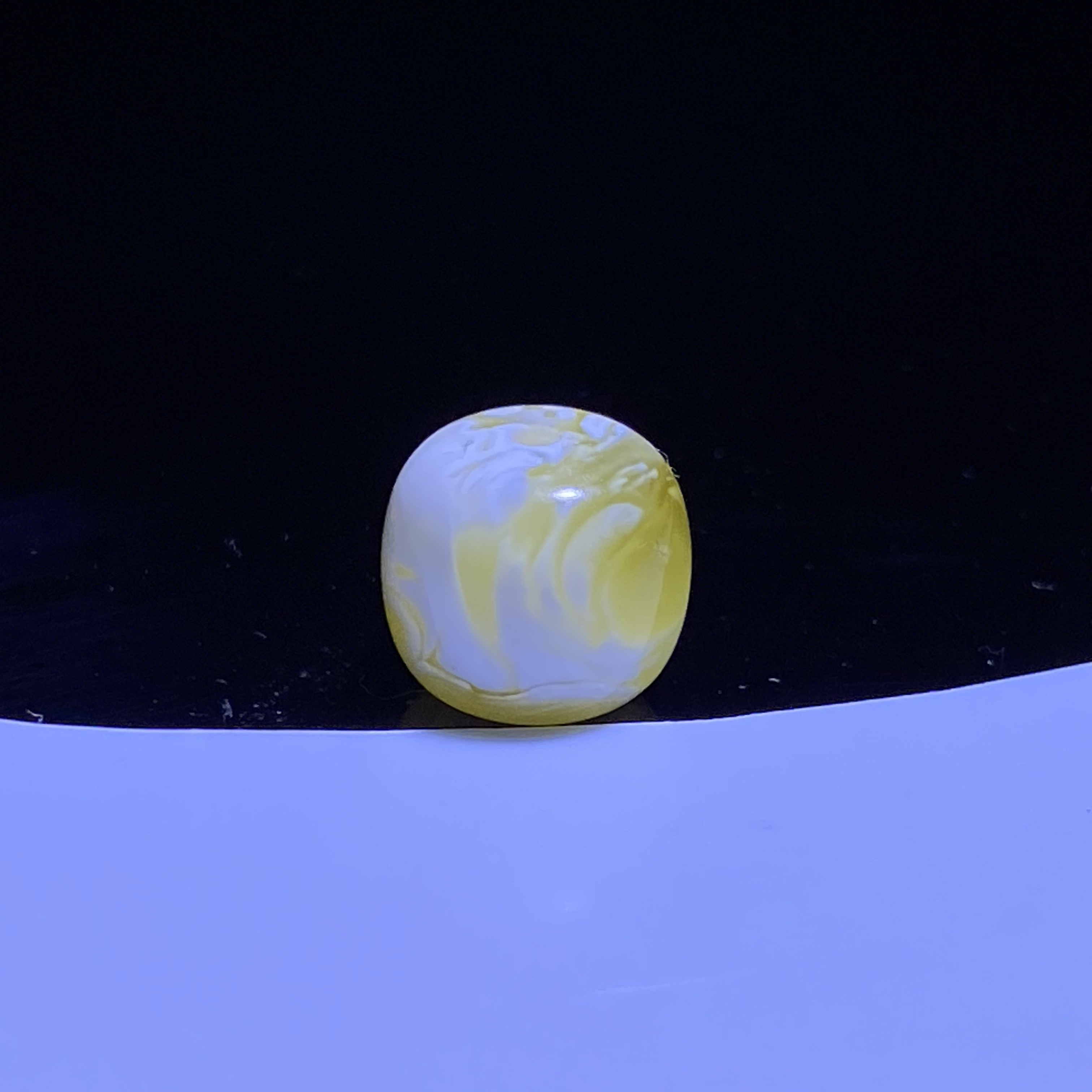 琥珀蜜蜡金漆瓷白妖花老型单珠10mm