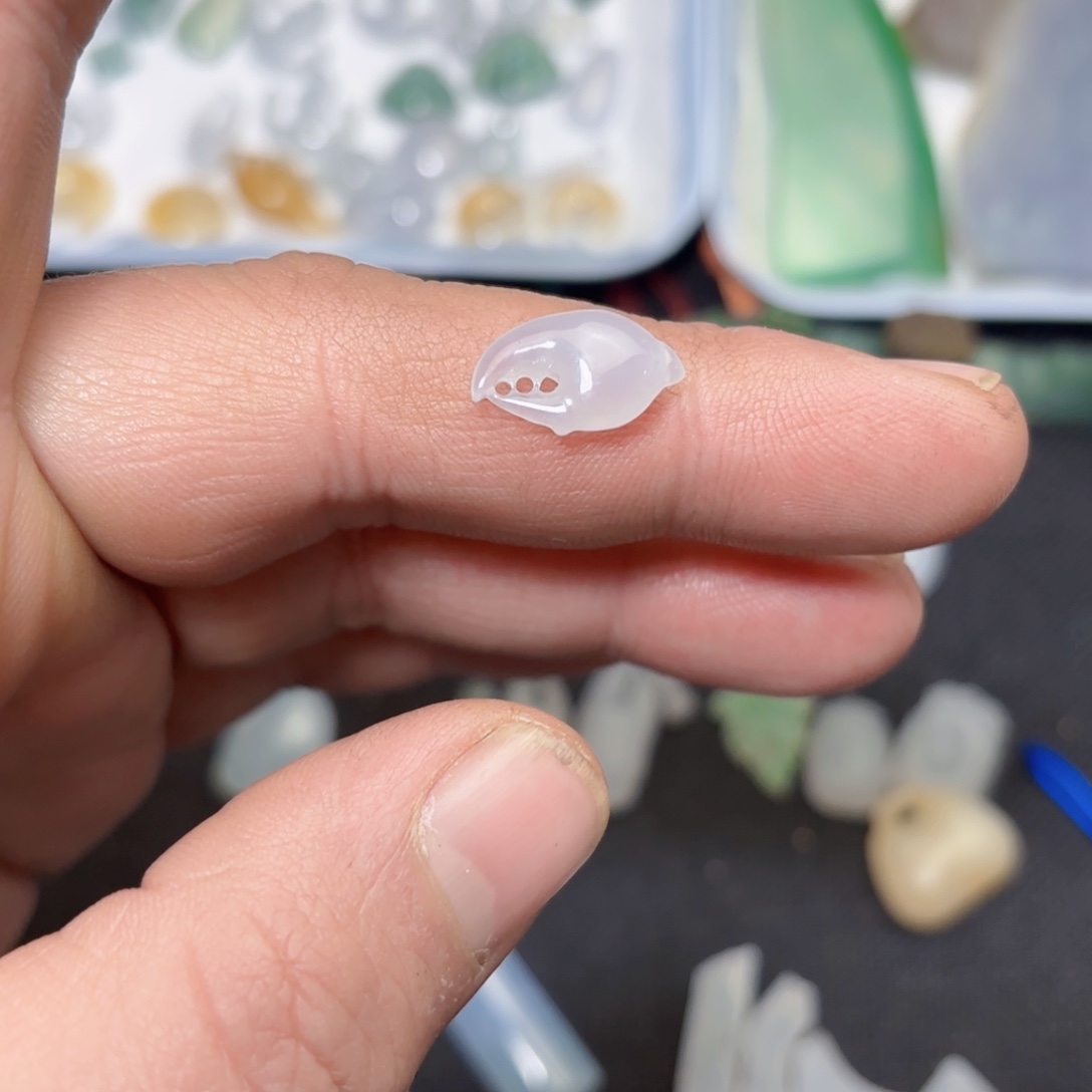 定制翡翠未镶嵌翡翠玉雕小钳钳