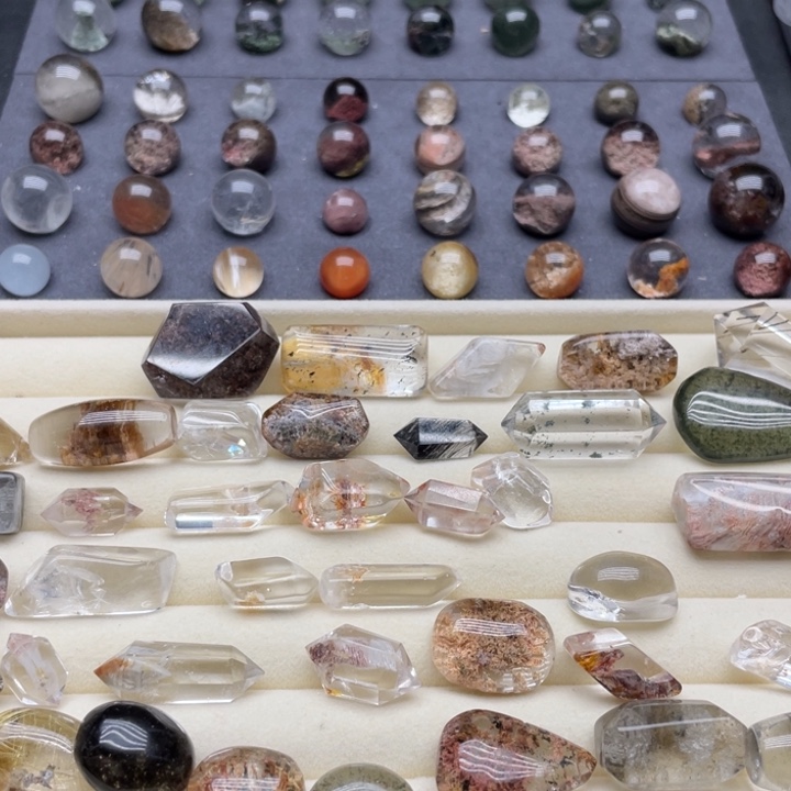 栀***物纯天然幽灵碧玺（处理）