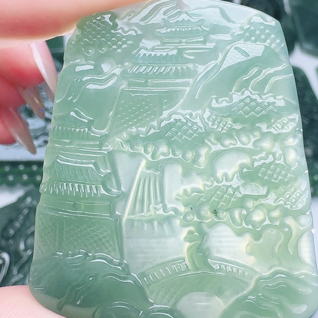 翡翠未镶嵌颈饰天然的A货翡翠多样性发其一 