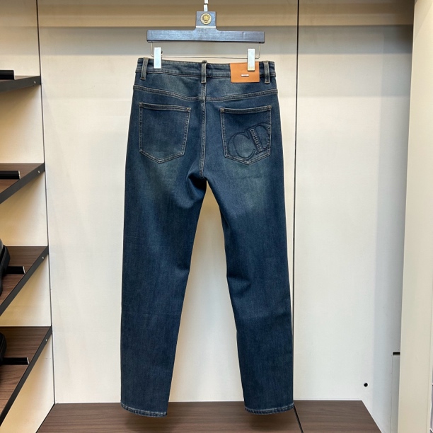 26097时尚潮款男士休闲秋季百搭简约净版纯色小直筒牛仔裤