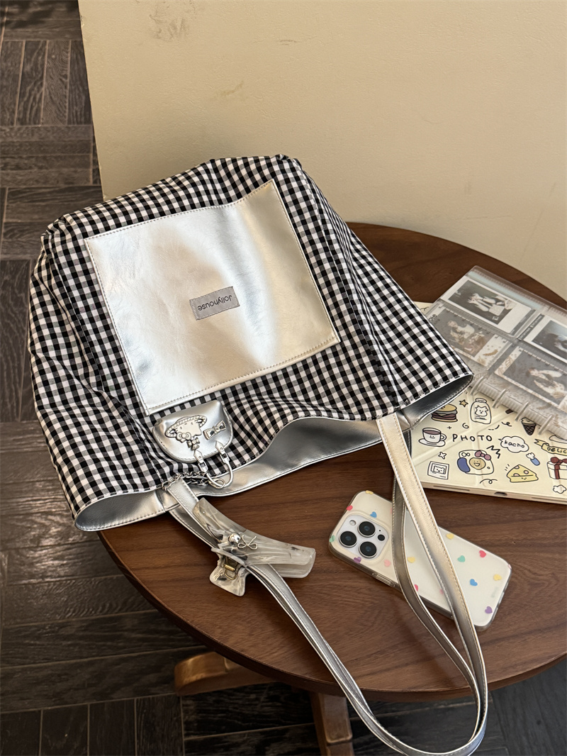 2025新款格纹百搭大容量银色托特包上班通勤时尚单肩包外出旅行包