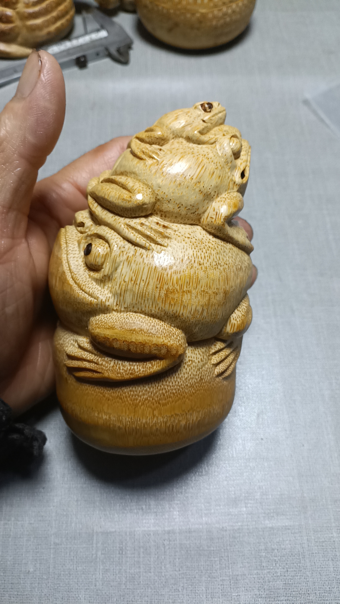 竹雕三只青蛙摆件