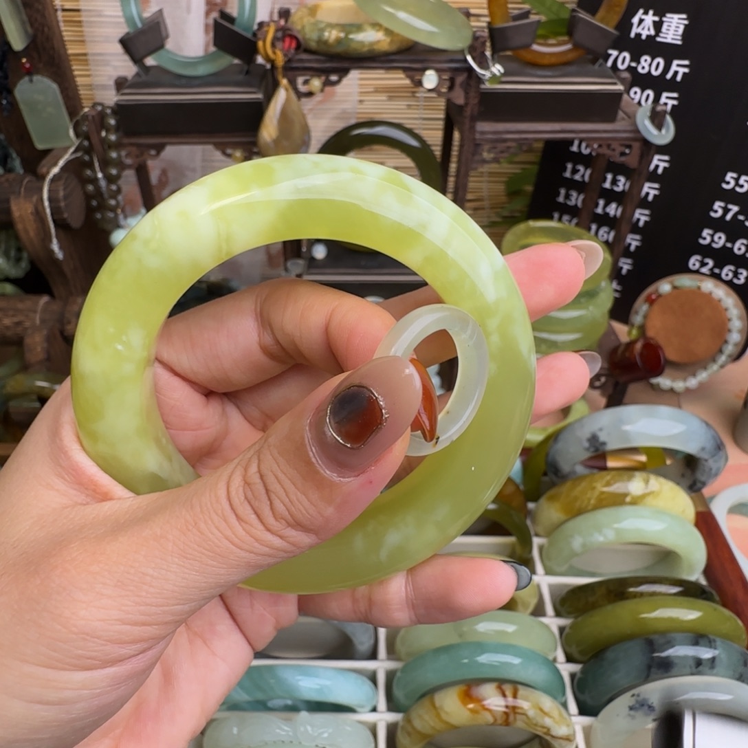 开***心蛇纹石玉未镶嵌手镯