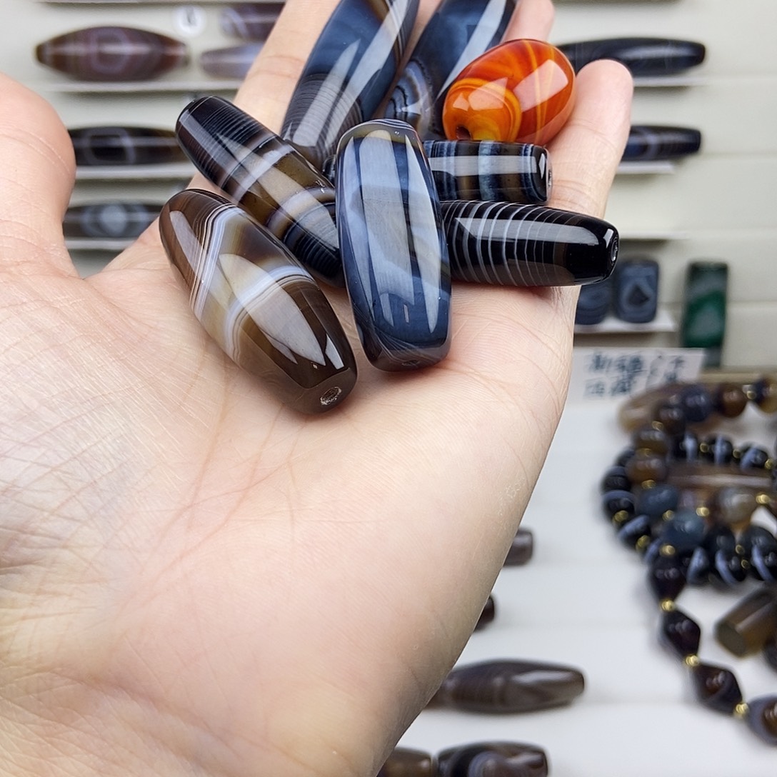 胖***胖玛瑙/玉髓未镶嵌颈饰