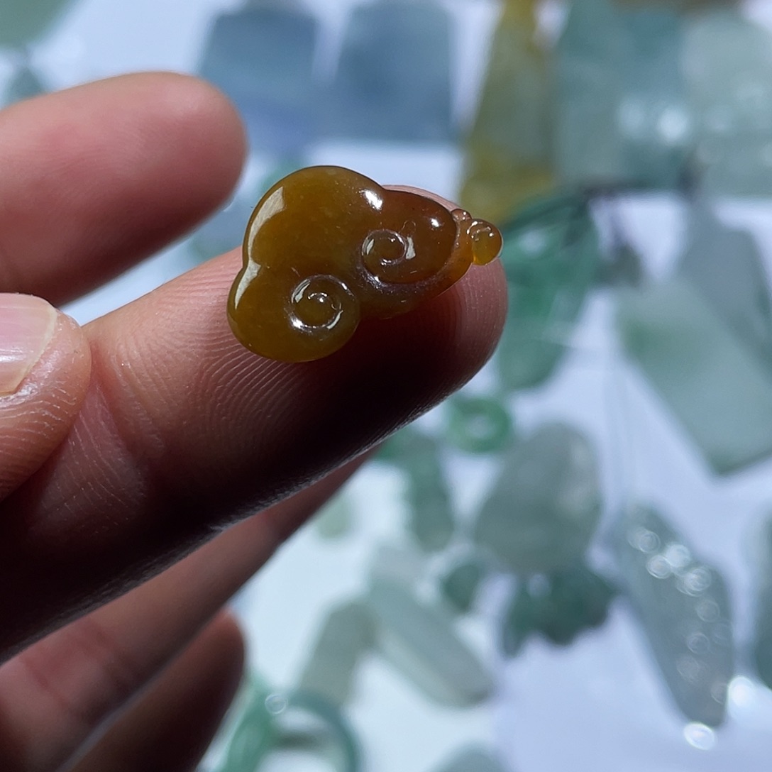定制翡翠未镶嵌如意