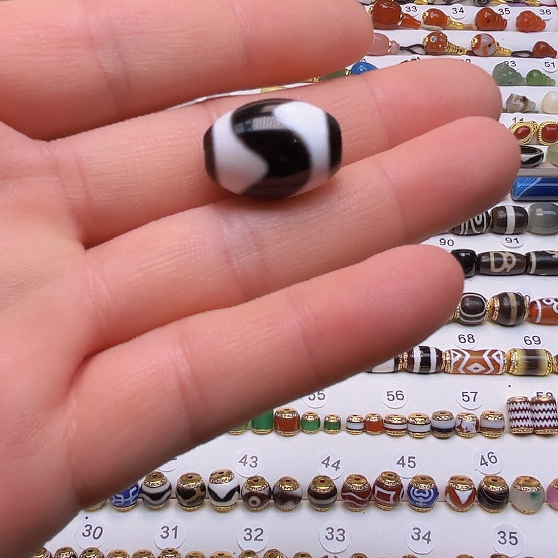 杨***去玛瑙/玉髓未镶嵌颈饰