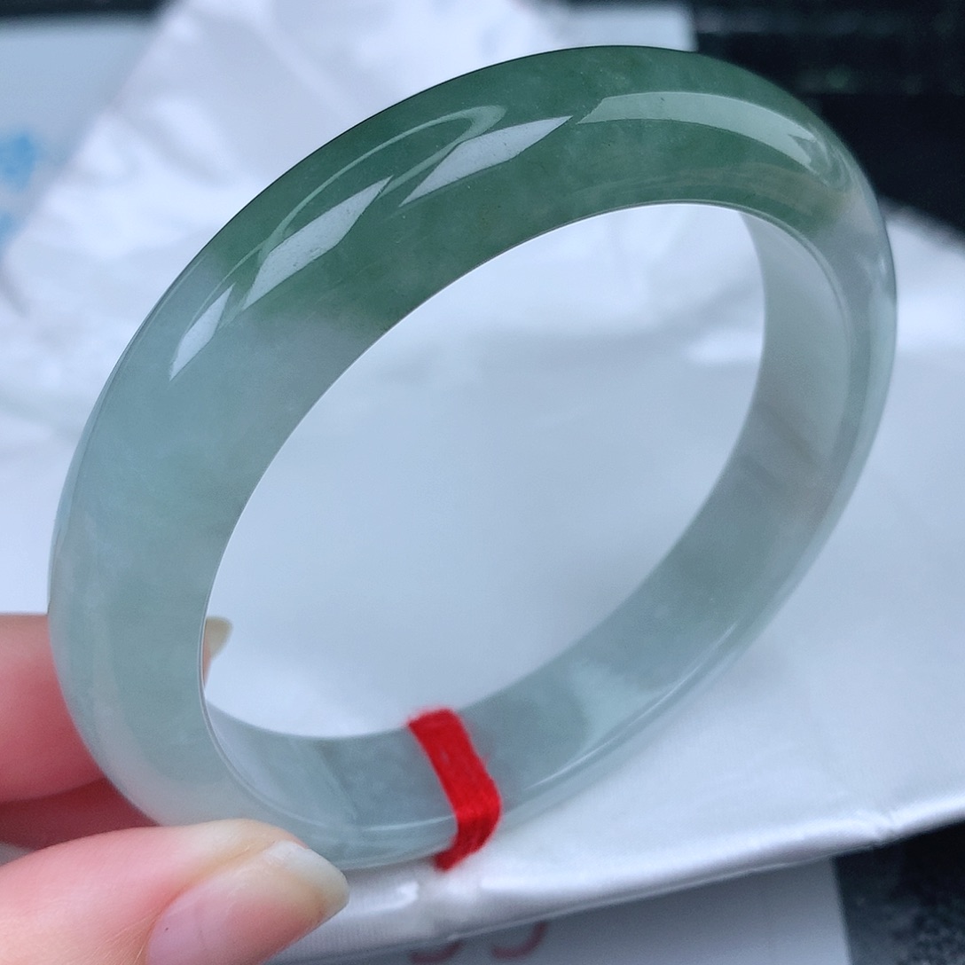 翡翠手镯未镶嵌天然