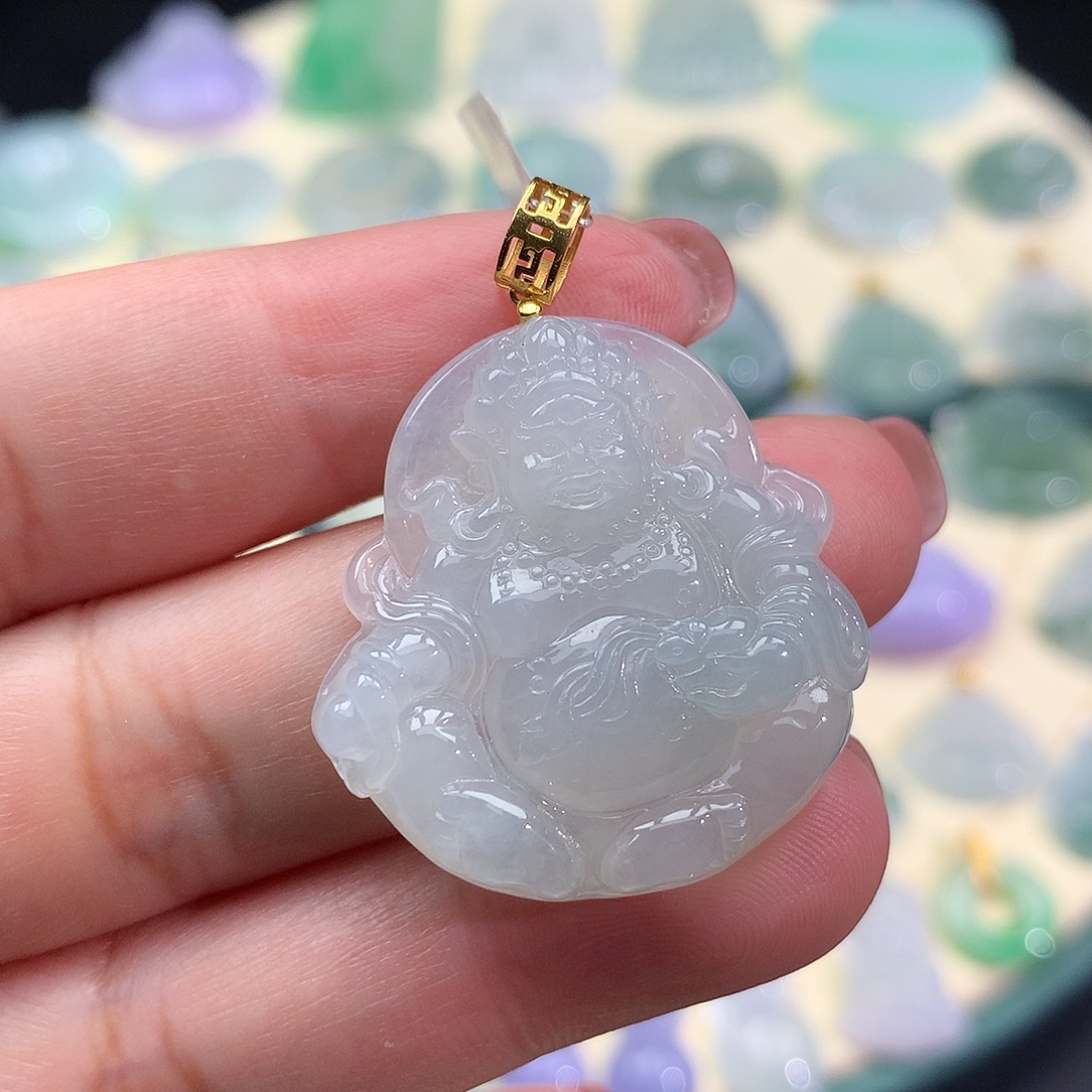 翡翠18K金镶嵌颈饰黄财神