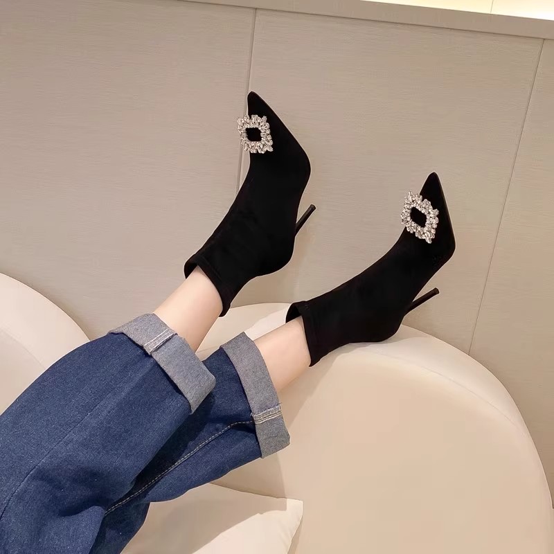 短靴女2025秋冬新款尖头细跟水钻方扣绒面高跟弹力靴瘦瘦靴女袜靴
