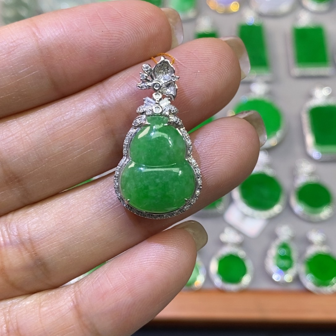 翡翠吊坠(不含链)18K金镶嵌吊坠