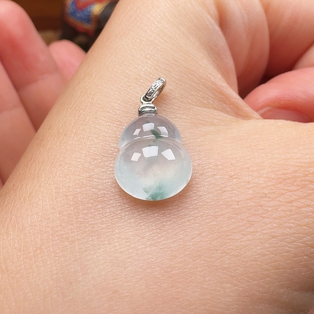 翡翠颈饰18K金镶嵌葫芦