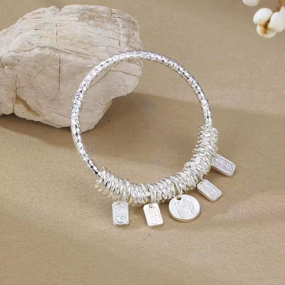 YZ029精品盘缠手镯（无礼盒）