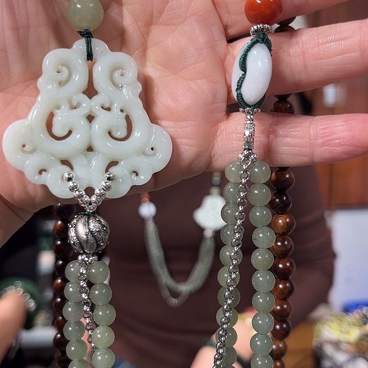 颈饰未镶嵌和田玉