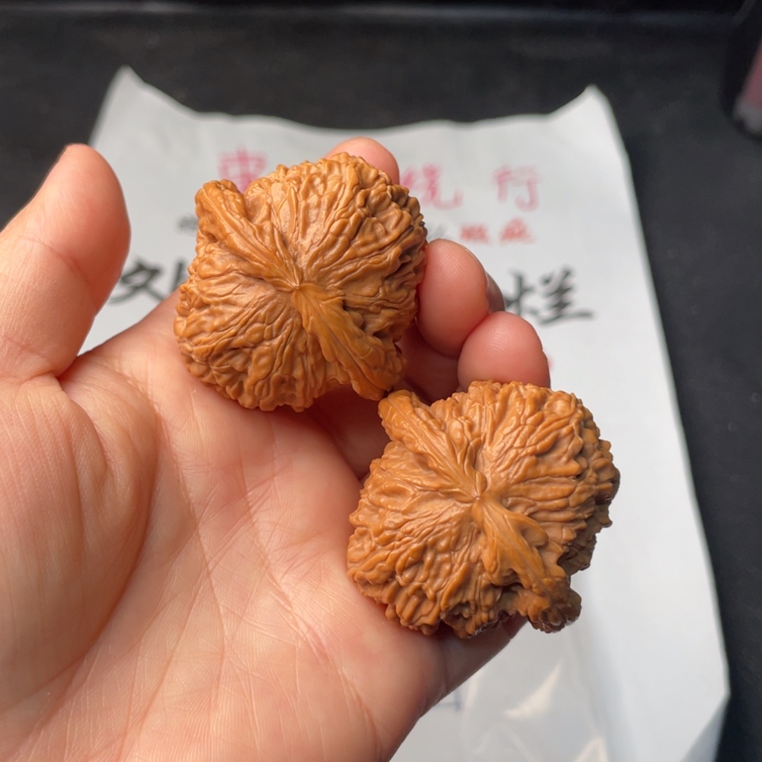 文玩核桃把件846。44白狮子