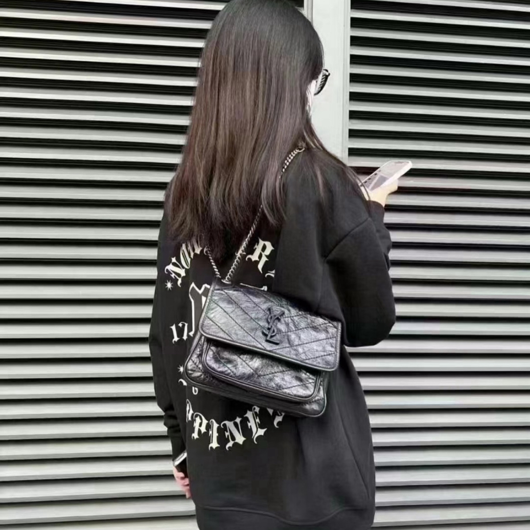 99新 YSL/圣罗兰 99新-黑色油蜡皮小号niki链条单肩斜挎包