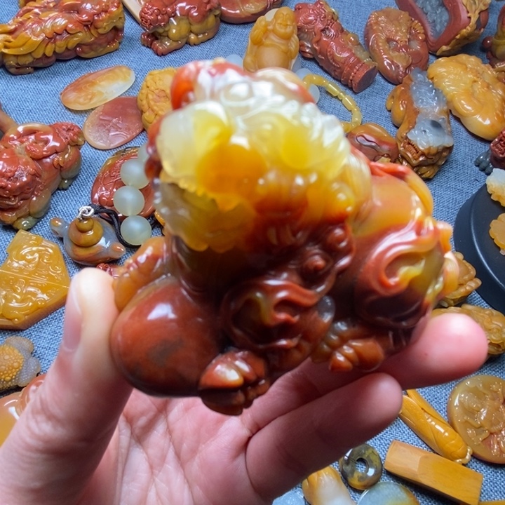 石英质玉（黄龙玉）合金颈饰
