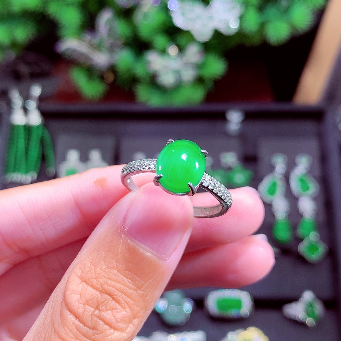 颈饰未镶嵌翡翠天然